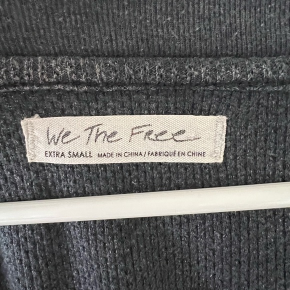 Free people top with lace on sleeves - Picture 4 of 5